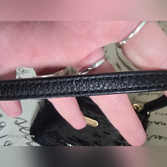 MICHAEL Michael KORS Sequined & Leather Wristlet EUC 7.5"×4" - Picture 12 of 12